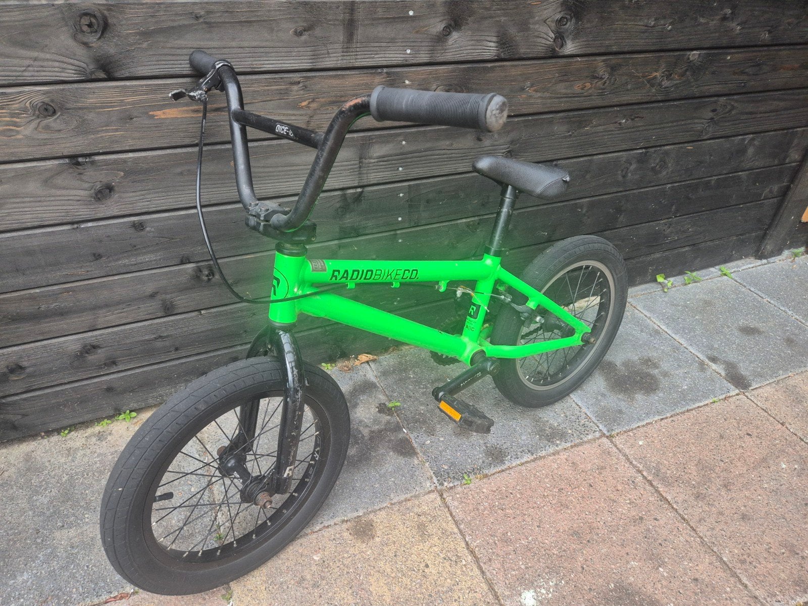 Radio Bike  BMX - Groen, 16 inch, Fietsen en Brommers, Fietsen | Crossfietsen en BMX, Ophalen, Staal, Velgrem, V-brakes