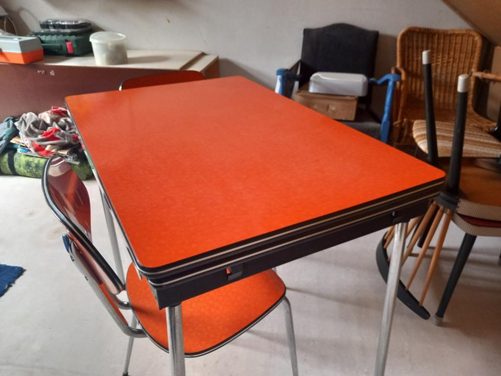 Uitschuifbare vintage tafel, Huis en Inrichting, Tafels | Eettafels, Ophalen, Gebruikt, 100 tot 150 cm, 50 tot 100 cm