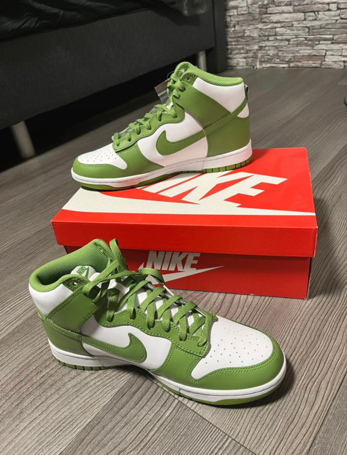 Nike Dunk Hi Retro in Green and White, Kleding | Heren, Schoenen, Overige kleuren, Verzenden, Nieuw, Sneakers of Gympen