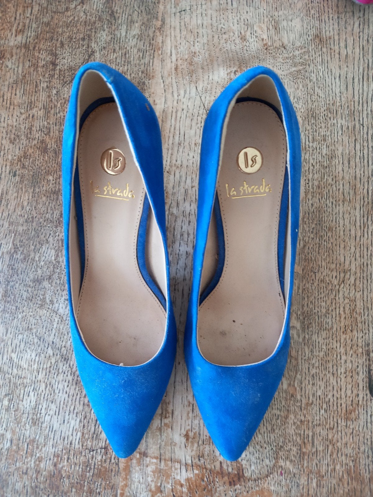fel blauwe pumps maat 40, La strade, Ophalen, Gedragen, Blauw