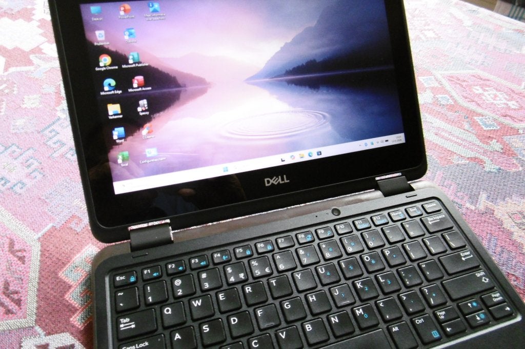 Dell 3190 2-in-1 met Windows 11 en Office 2019, Gebruikt, Qwerty, 8 GB, Met touchscreen