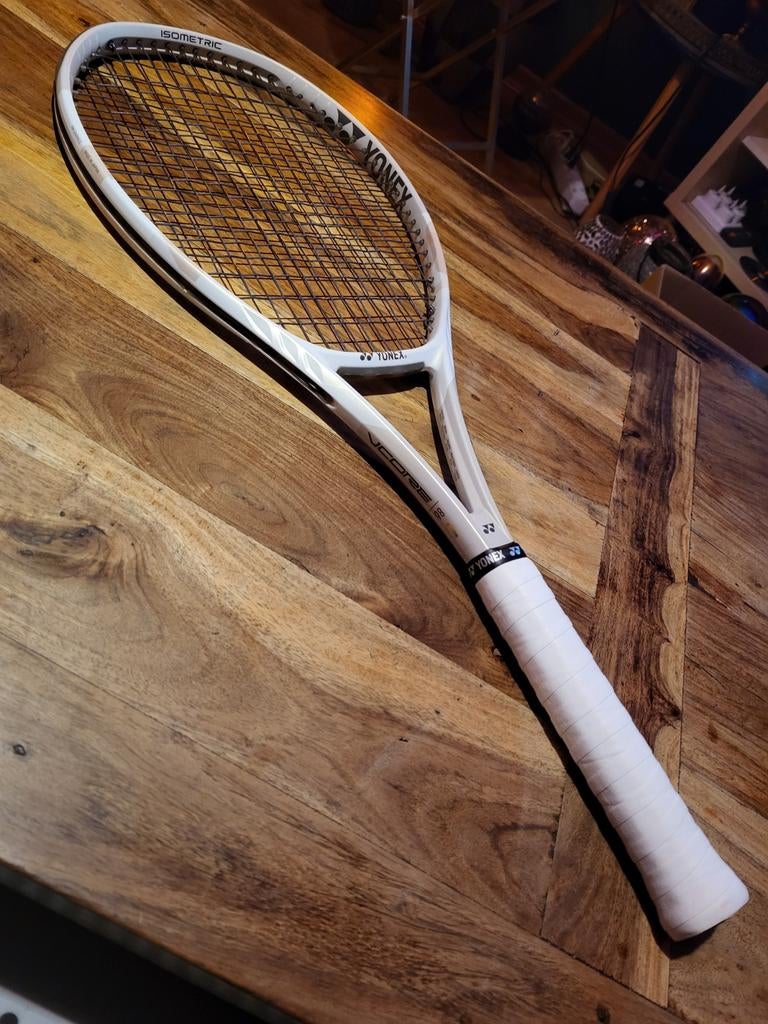 Nieuw: Yonex VCore 98 Sand Tennisracket 305 gram L2 NP €299, Ophalen of Verzenden, Nieuw, Racket, Overige merken