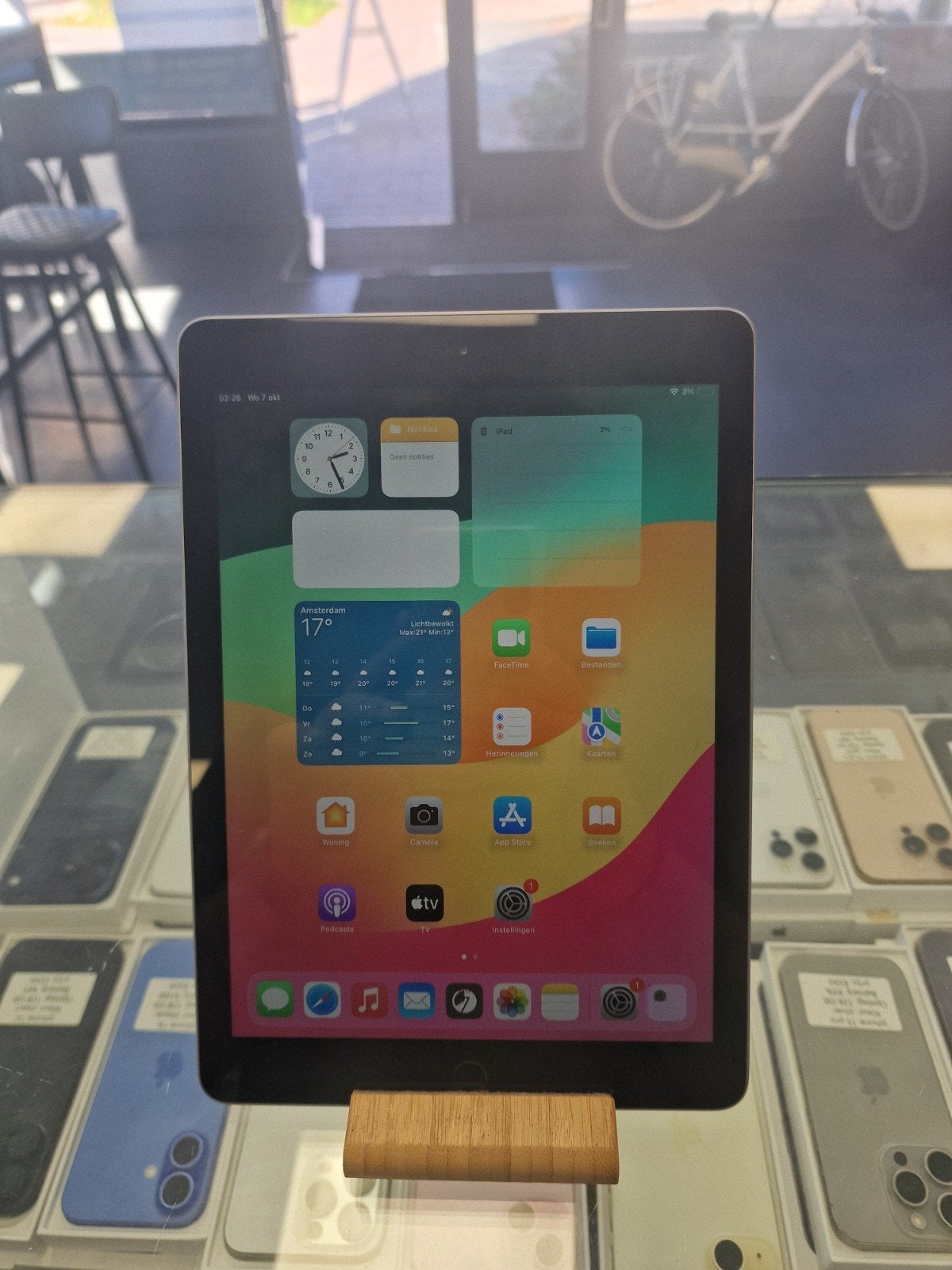 Ipad (6e generaite), Computers en Software, 10 inch, Apple, Apple iPad, Zwart