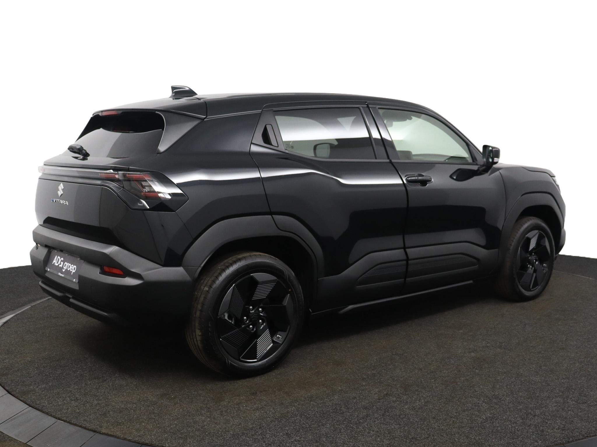 Suzuki e VITARA Select 49 kWh | Climate control | Cruise con, Auto's, 12 maanden, Stof, Zwart, 1675 kg