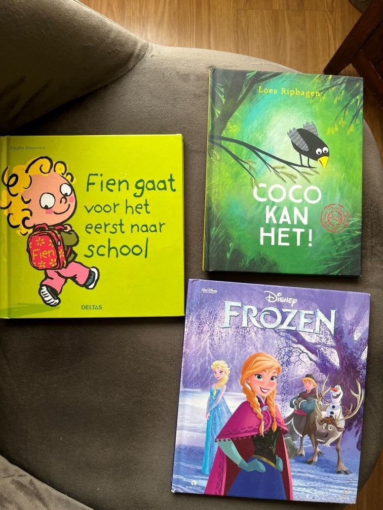 3 kinderboeken o.a. Frozen, Ophalen of Verzenden, Zo goed als nieuw, Fictie algemeen