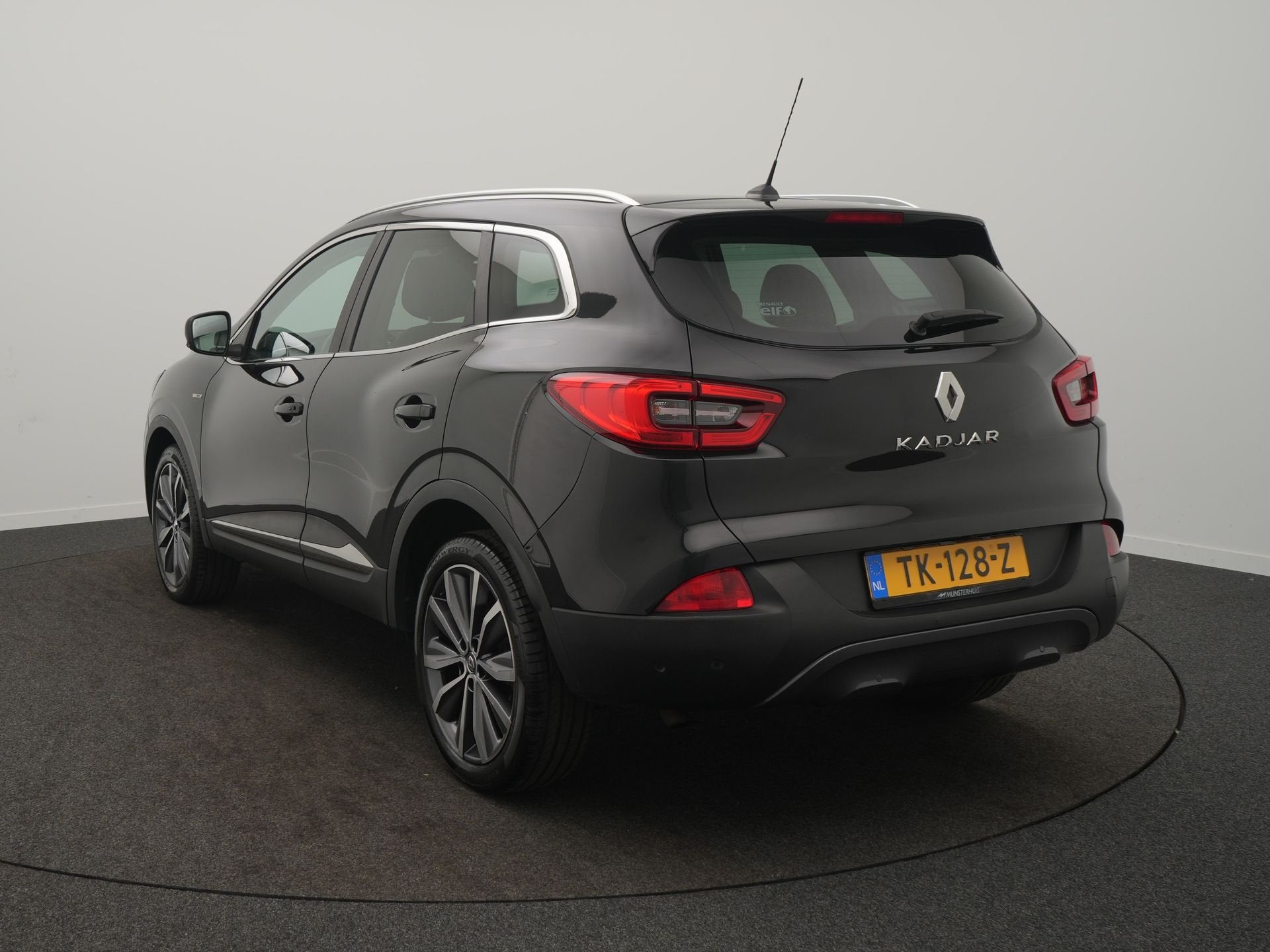 Renault Kadjar TCe 130 EDC Bose - RIJKLAARPRIJS - Automaat -, Gebruikt, 4 cilinders, Zwart, Origineel Nederlands