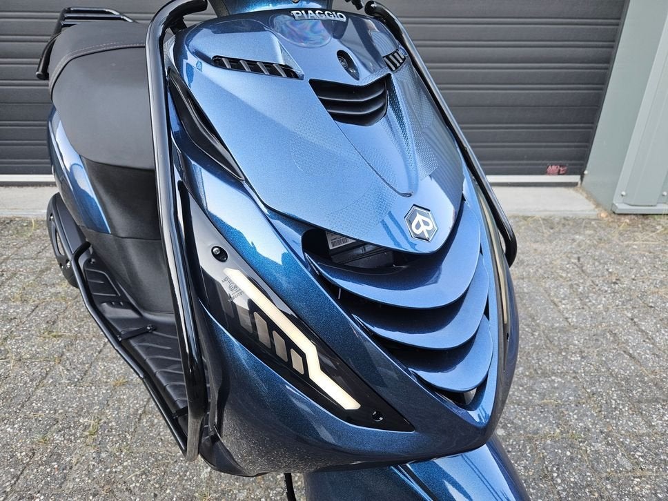 Foto 8 van PIAGGIO ZIP 50 4T E4 BROM 2020 DIAMOND BLEU 7070KM + OPTIES