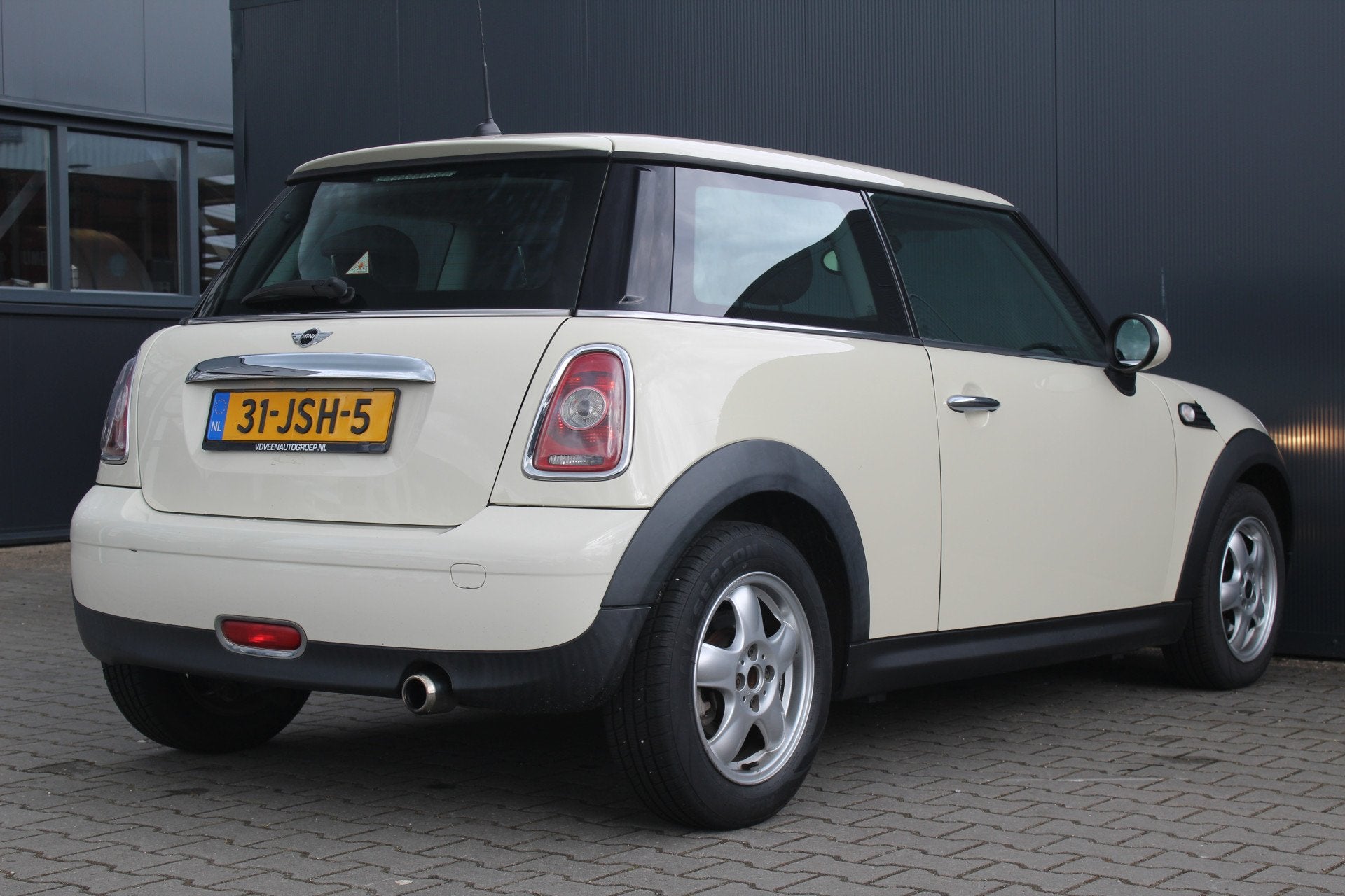 MINI Mini 1.4 One Business Line | Nieuwe APK | Cruise contro, Voorwielaandrijving, Stof, Zwart, 4 cilinders