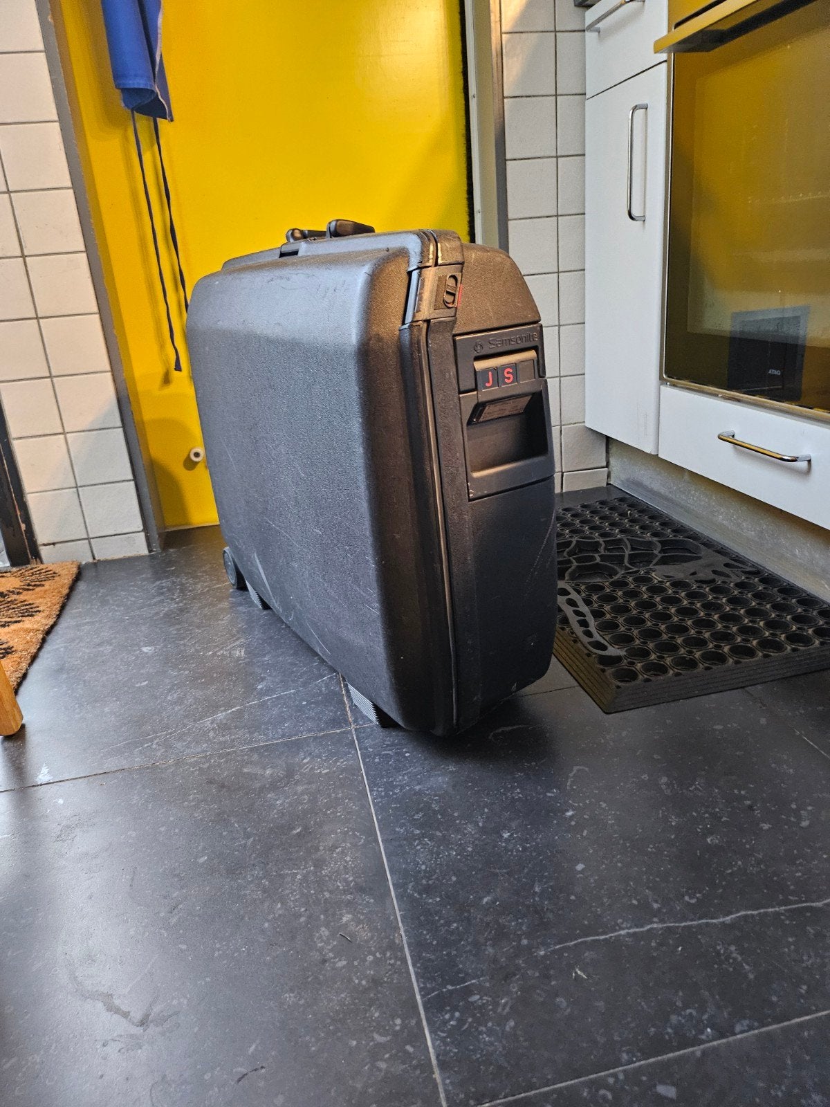 Zwarte Samsonite koffer met 2 wieltjes, Gebruikt, Hard kunststof, 45 tot 55 cm, Wieltjes