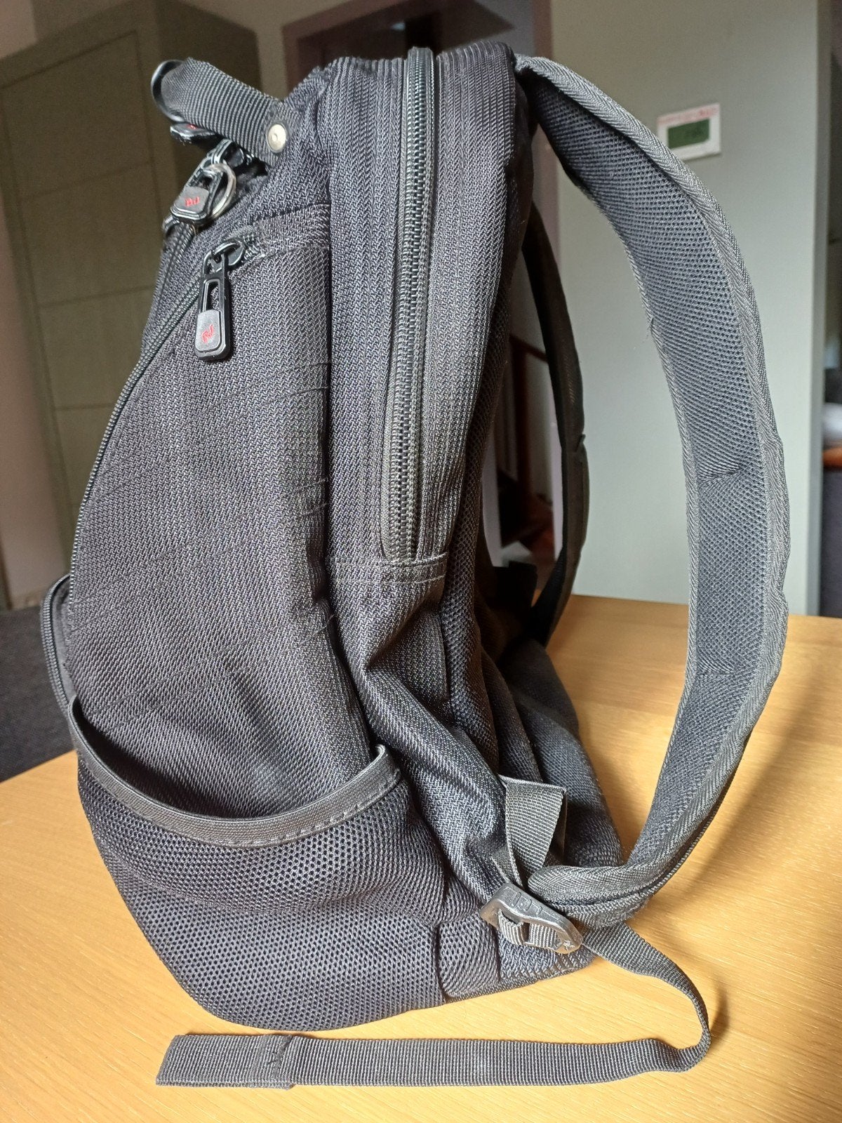 Sterke rugtas voor DJ, school of sport - Zeer goede staat, Gebruikt, 25 tot 40 cm, Waterdicht, 30 tot 45 cm