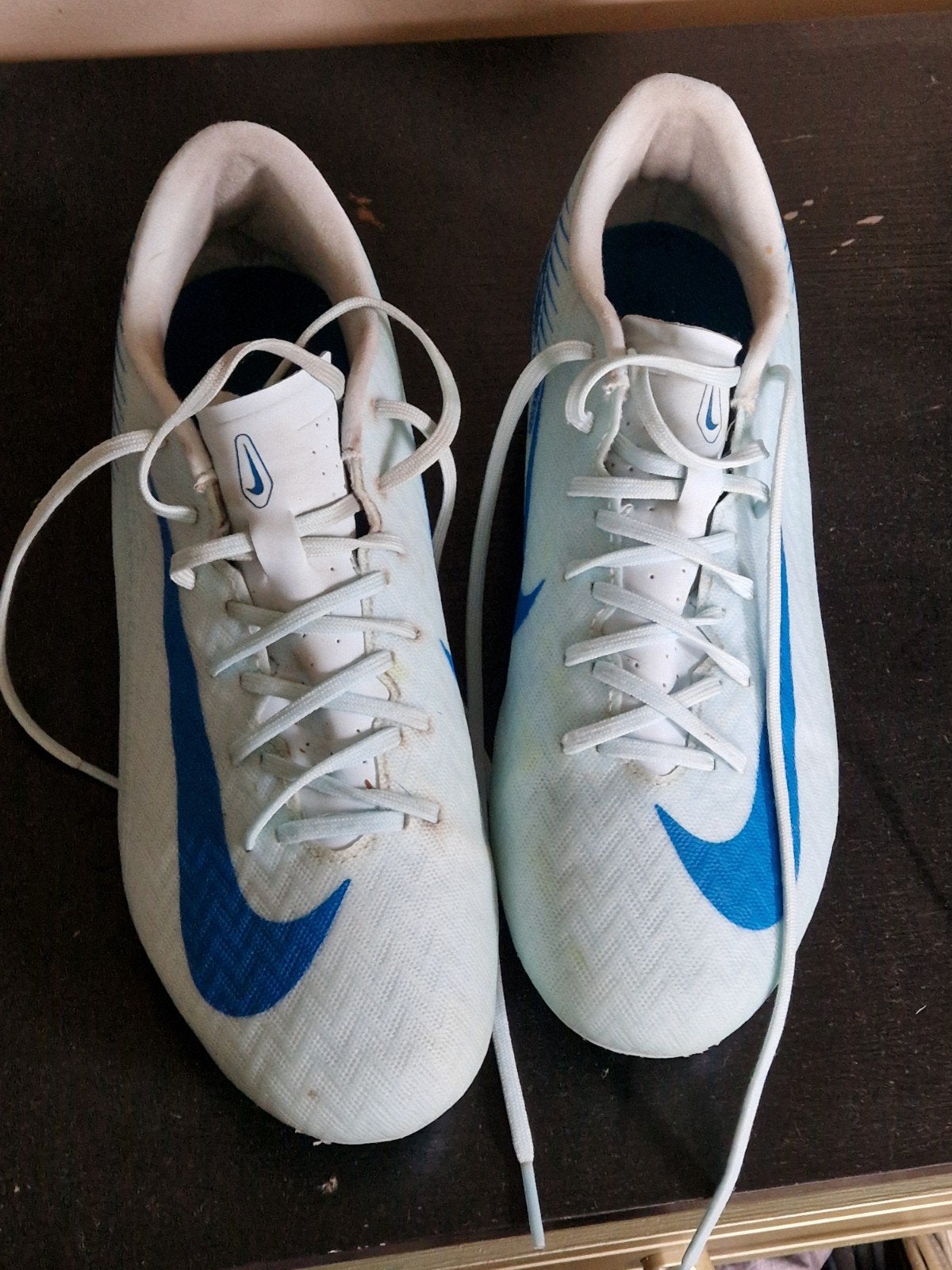 Nike Mercurial voetbalschoenen en scheenbeschermers, Maat XS of kleiner, Schoenen, Ophalen of Verzenden, Zo goed als nieuw