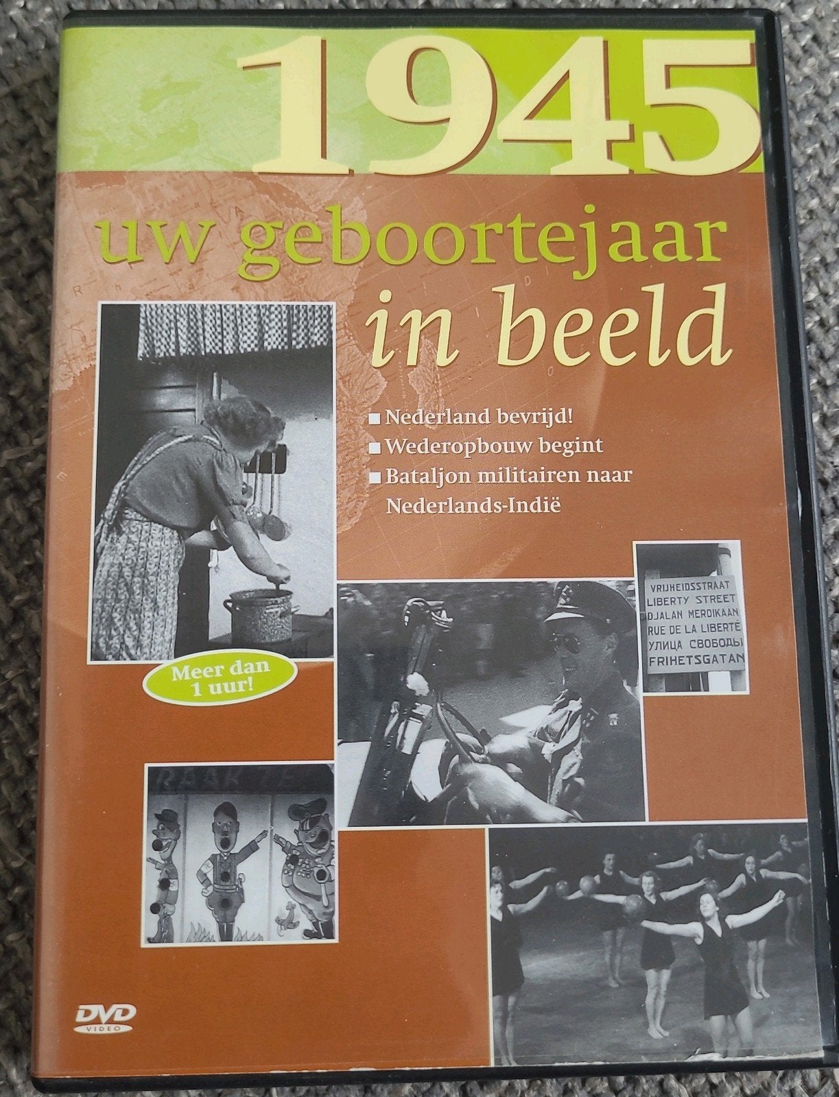 1945 uw geboortejaar in beeld Nederland bevrijd!, Cd's en Dvd's, Alle leeftijden, Ophalen of Verzenden, Zo goed als nieuw, Politiek of Geschiedenis