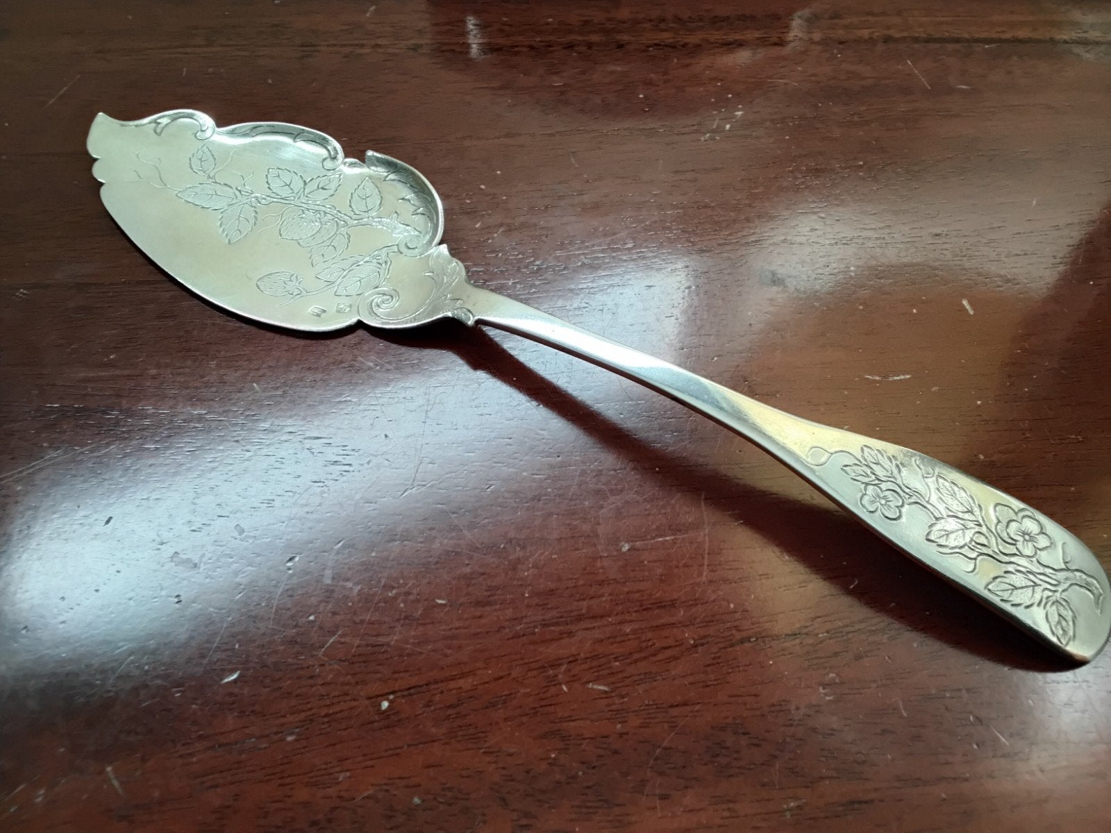 mooie zilveren schep met aan rechts een kleine verhoging., Antiek en Kunst, Ophalen of Verzenden, Zilver