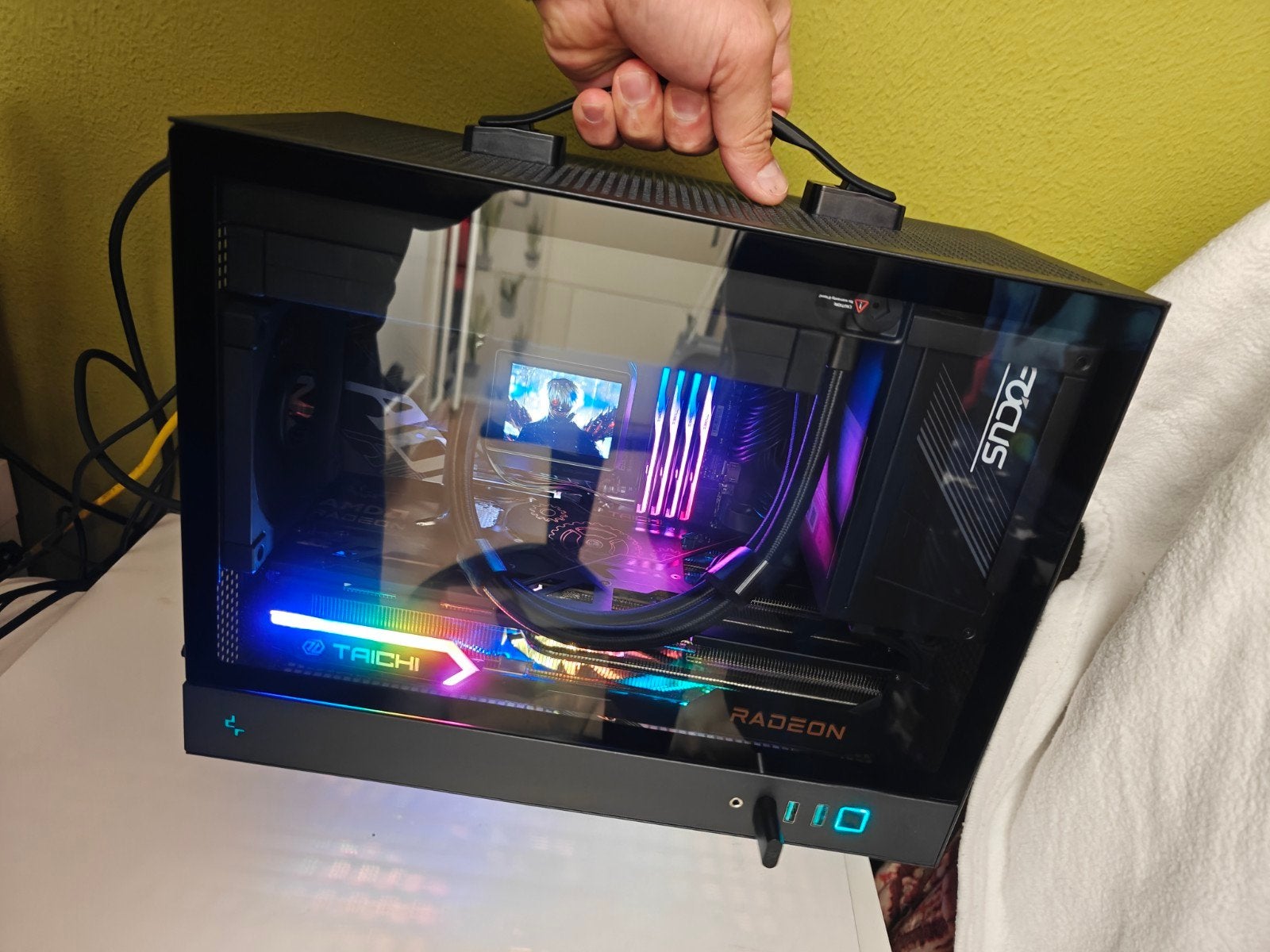 Gaming PC: Ryzen 9 9900X / RX 9070 XT / 64GB RAM/ 6TB, Computers en Software, Ophalen, Zo goed als nieuw, Gaming, SSD