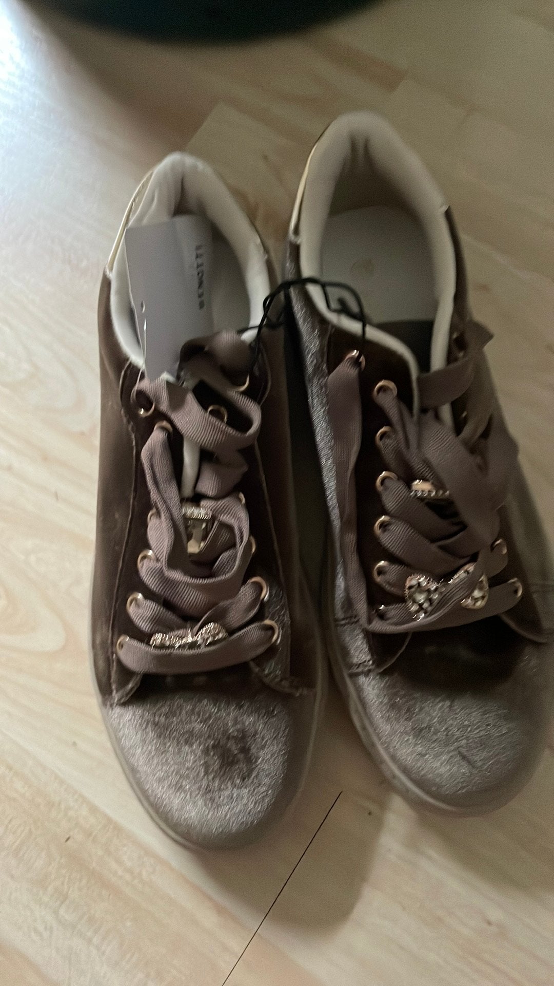 Nieuw bruin suede look sneakers maat 39, Kleding | Dames, Ophalen of Verzenden, Nieuw, Bruin, Sneakers of Gympen