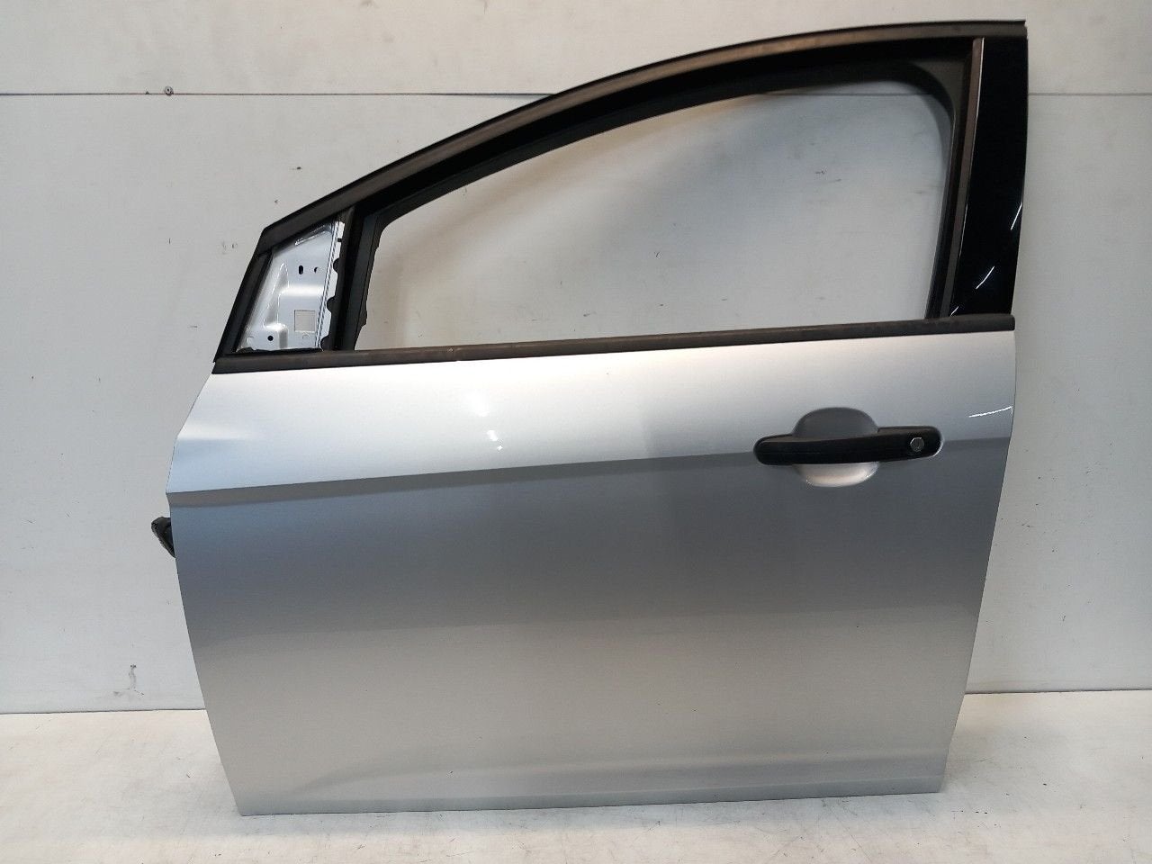 Portier links voor Ford Focus, Auto-onderdelen, Onderdelen@venauto.nl, Van der Ven Autorecycling B.V., Gebruikt, Ettenseweg 76, 4706 PB Roosendaal, The Netherlands