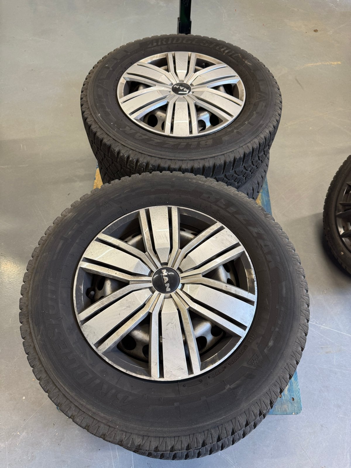 Stalen velgen origineel VW/MAN Crafter/TGE 235/65R16C, Auto-onderdelen, Banden en Velgen, 16 inch, Banden en Velgen, 235 mm, Bestelwagen