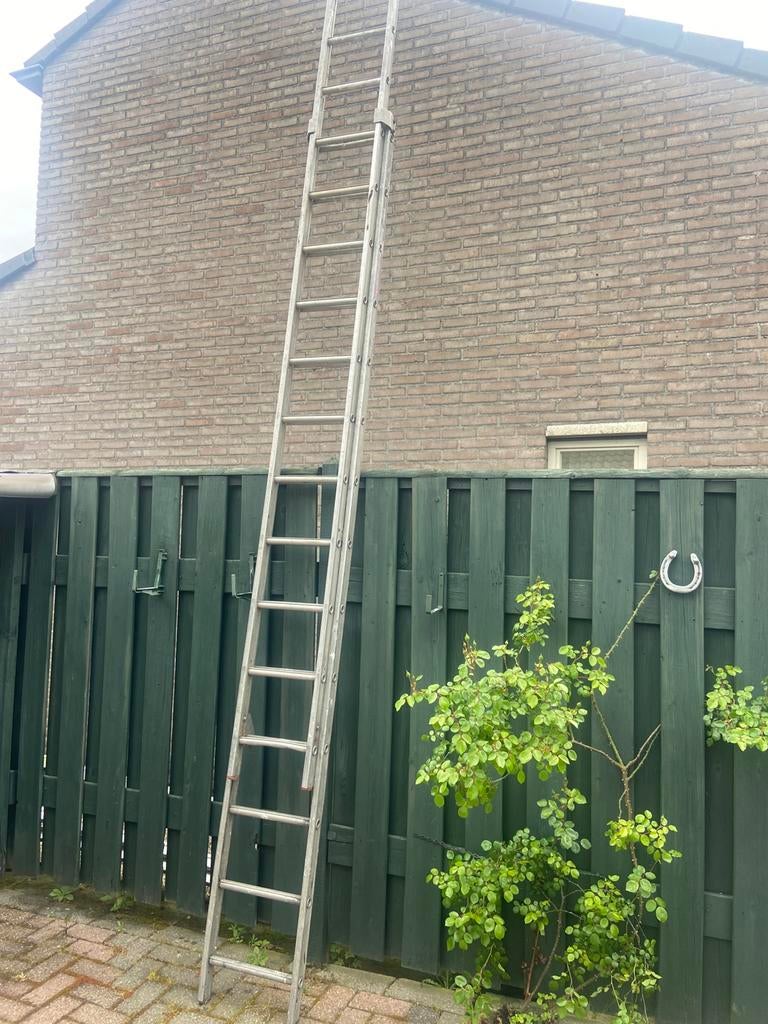 Centrum schuifladder 2x14 sporten., Doe-het-zelf en Verbouw, Ladders en Trappen, Ophalen of Verzenden, Gebruikt, 4 meter of meer