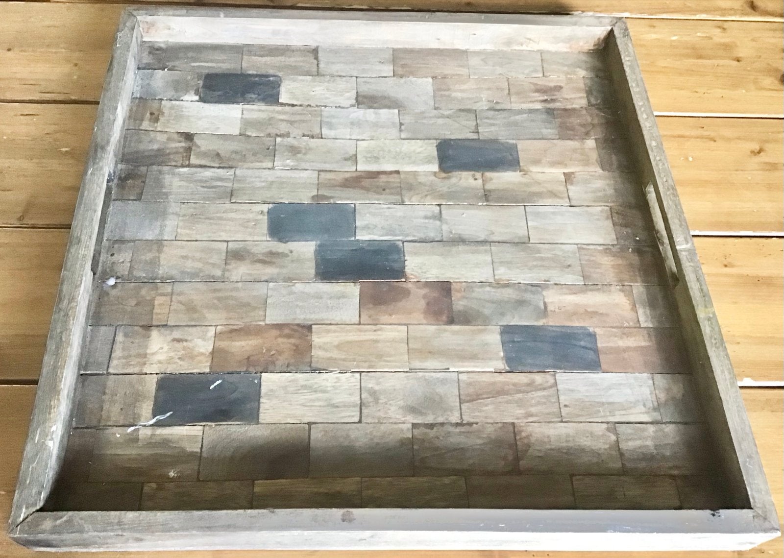 HOUTEN HOCKER DIENBLAD MET MOZAÏK PATROON 60 x 60 CM., Gebruikt, Vierkant, Ophalen of Verzenden, Dienblad