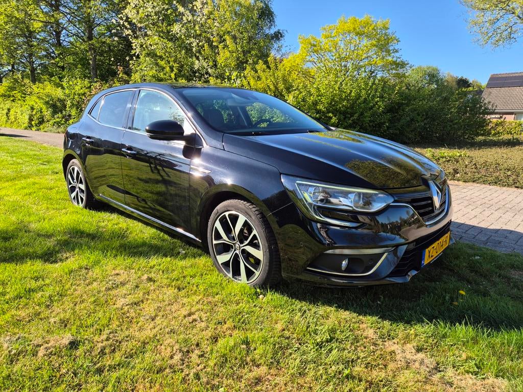 Renault Mégane 1.3 TCe 175pk 2019 Zwart trekhaak, Auto's, Voorwielaandrijving, 1206 kg, 4 cilinders, Leder en Stof