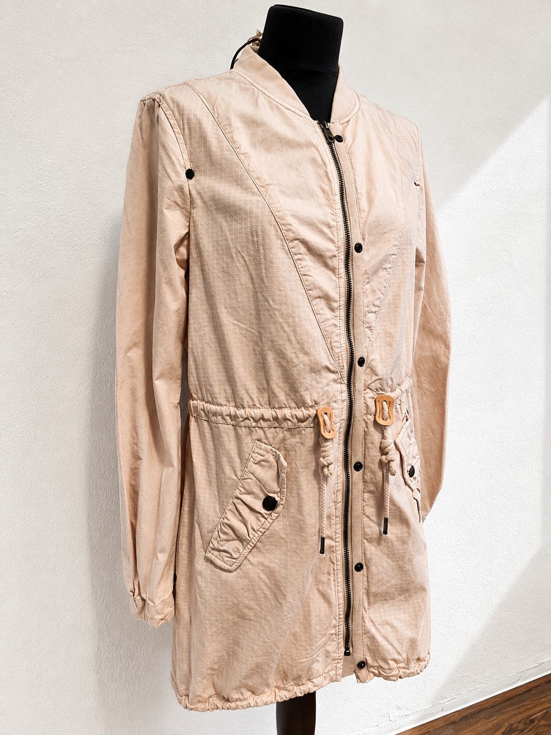 Khujo Jas M Nieuw met Kaartjes WP200, Kleding | Dames, Maat 38/40 (M), Beige, Khujo, Nieuw