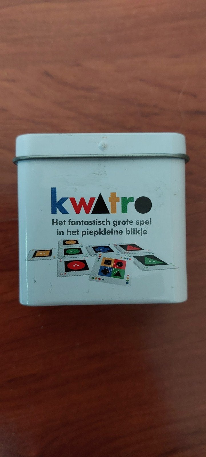 Kwatro kaartspel in blikje - white goblin games, Ophalen of Verzenden, White Goblin Games