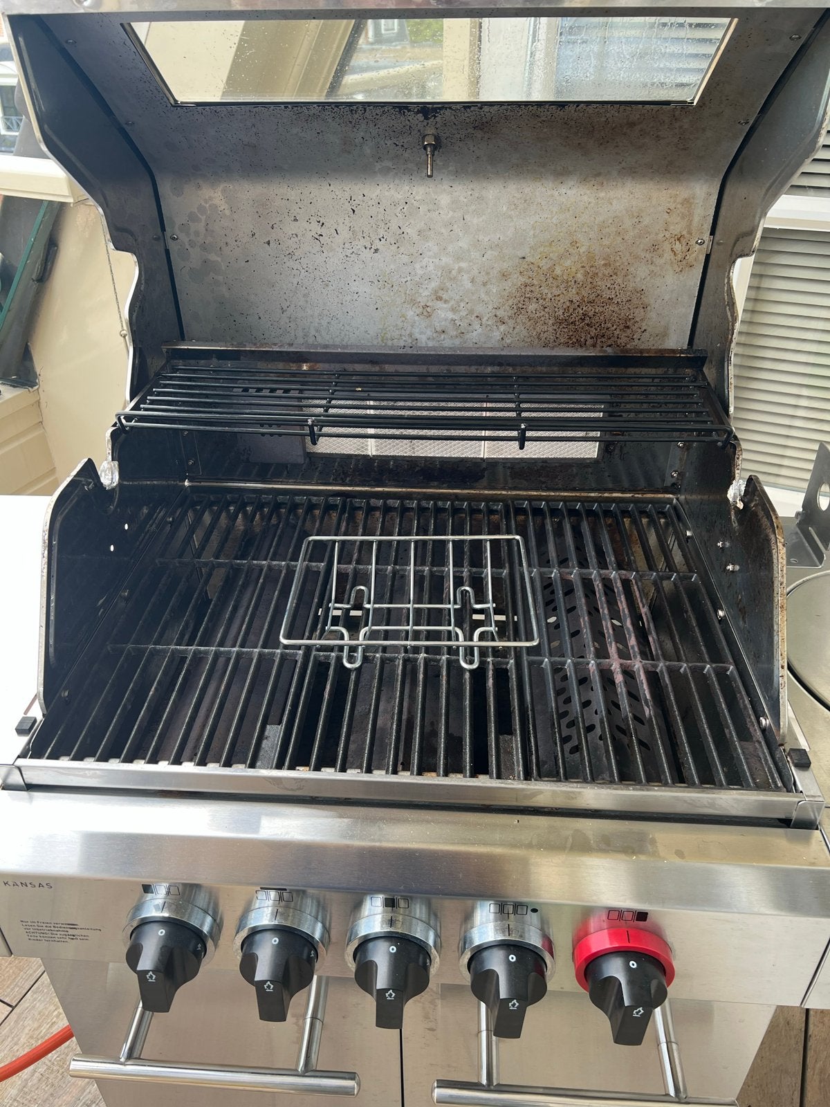 Foto 10 van Enders BBQ van roestvrij staal met koepel