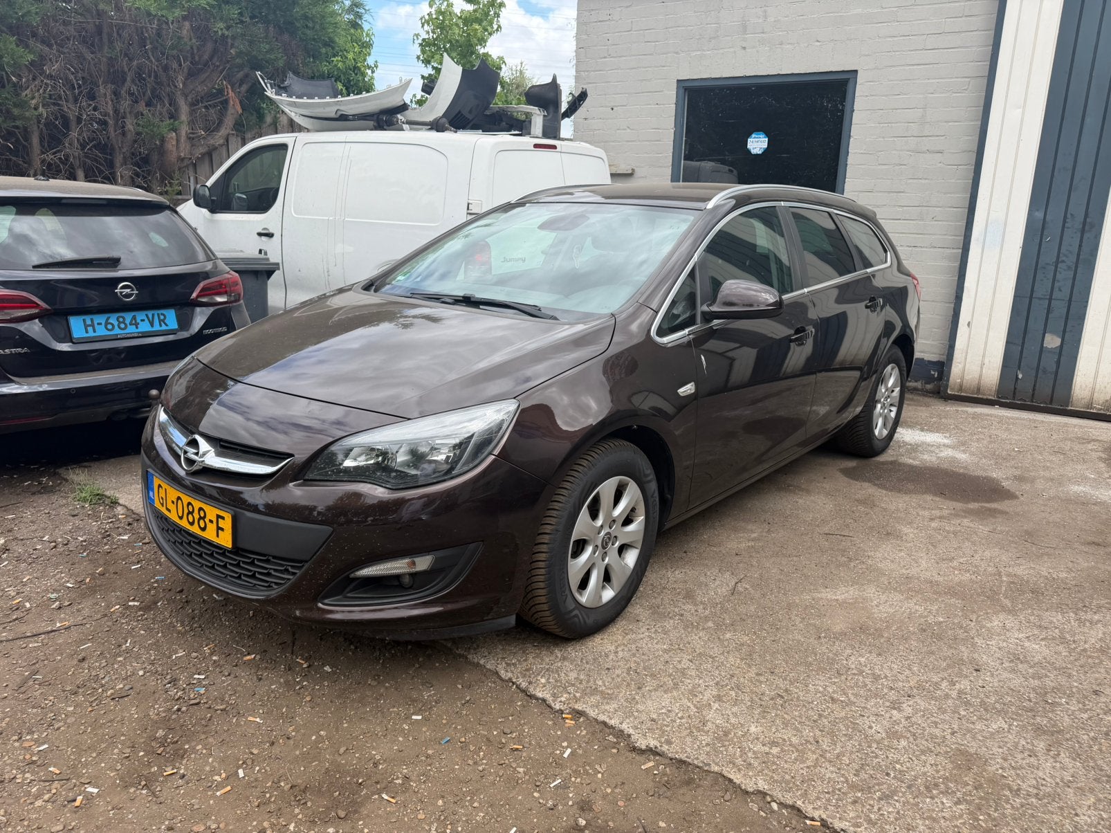 Opel Astra 1.6 Cdti 81KW Sports To 2015 Bruin(Engine Broken), Auto's, Voorwielaandrijving, 730 kg, 4 cilinders, Bruin