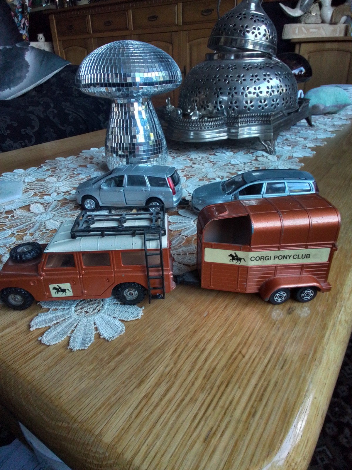 Mooie paardentrailer en 2 auto's - Corgi Pony Club, Ophalen of Verzenden, Gebruikt