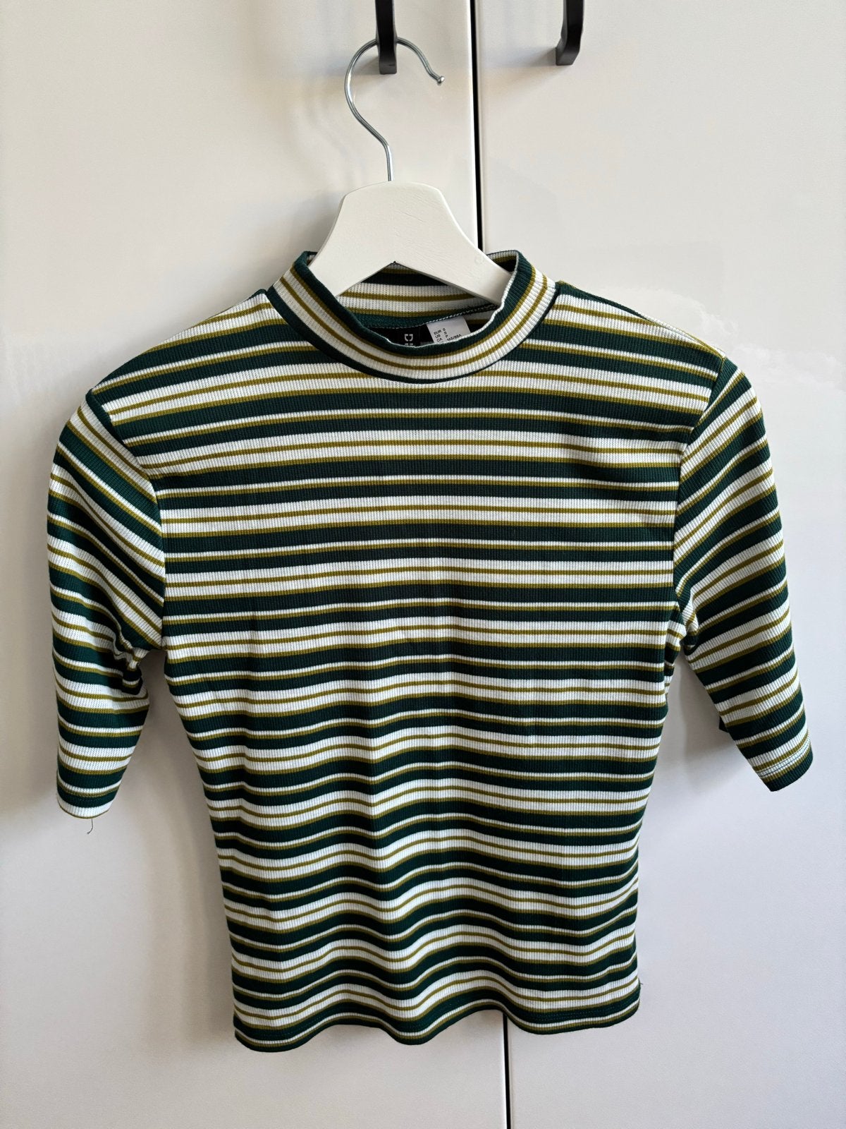 H&M Divided Gestreepte ribgebreide top met col maat S, Ophalen of Verzenden, Zo goed als nieuw, Korte mouw, Maat 36 (S)