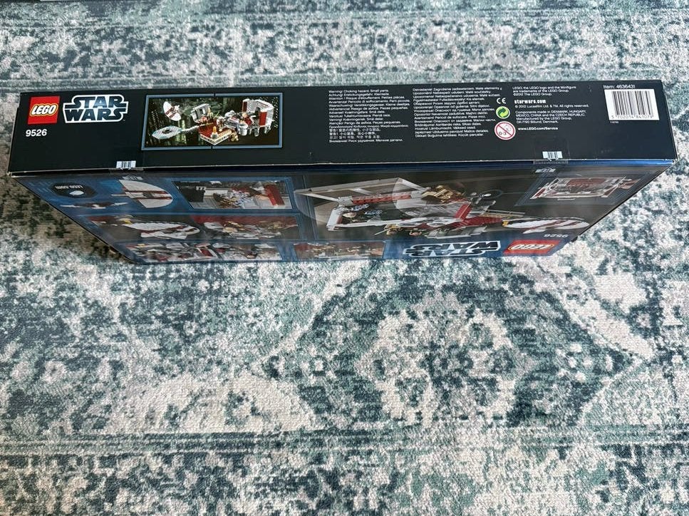 Foto 14 van LEGO Star Wars 9526 Palpatine's Arrest - Mint Conditie