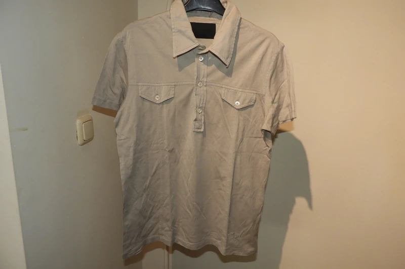 Prada heren shirt borstzakjes merk stiksel onderkant M, Kleding | Heren, Beige, Zo goed als nieuw, Prada, Verzenden