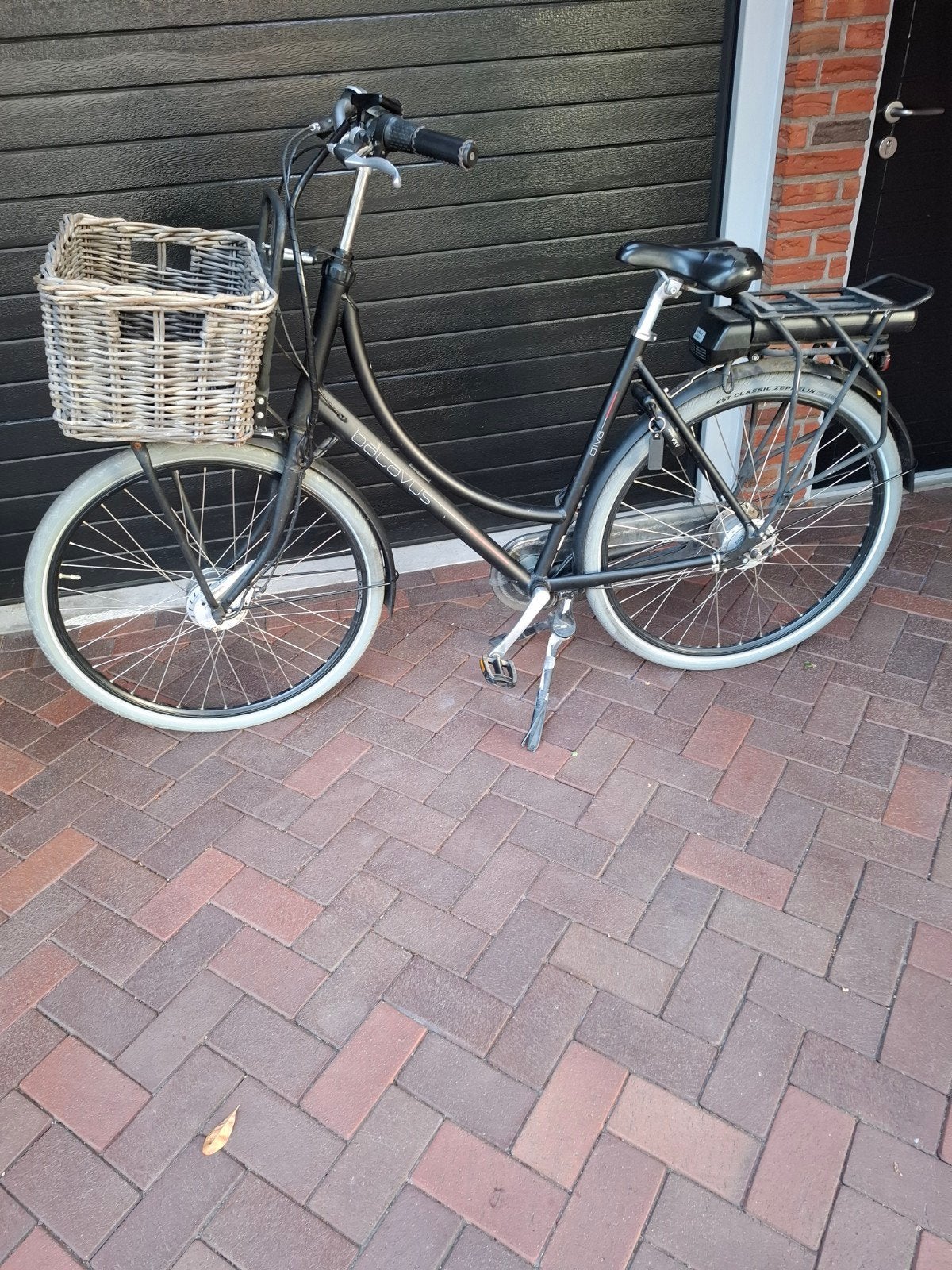 elektrisch Batavus Diva e-go damesfiets met mand en bagagedr, Ophalen, Batavus, Trommelrem, Gebruikt
