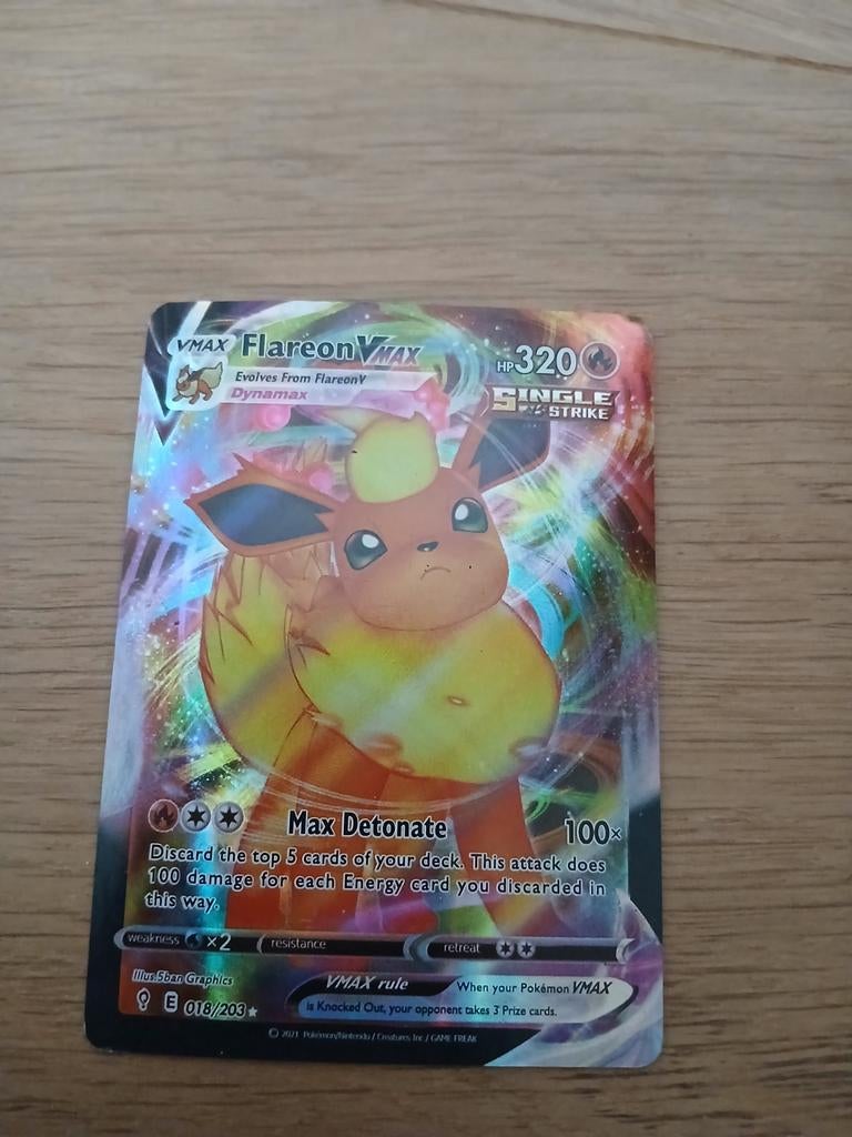 Flareon Vmax-Pokemon, Ophalen of Verzenden, Nieuw, Losse kaart, Foil