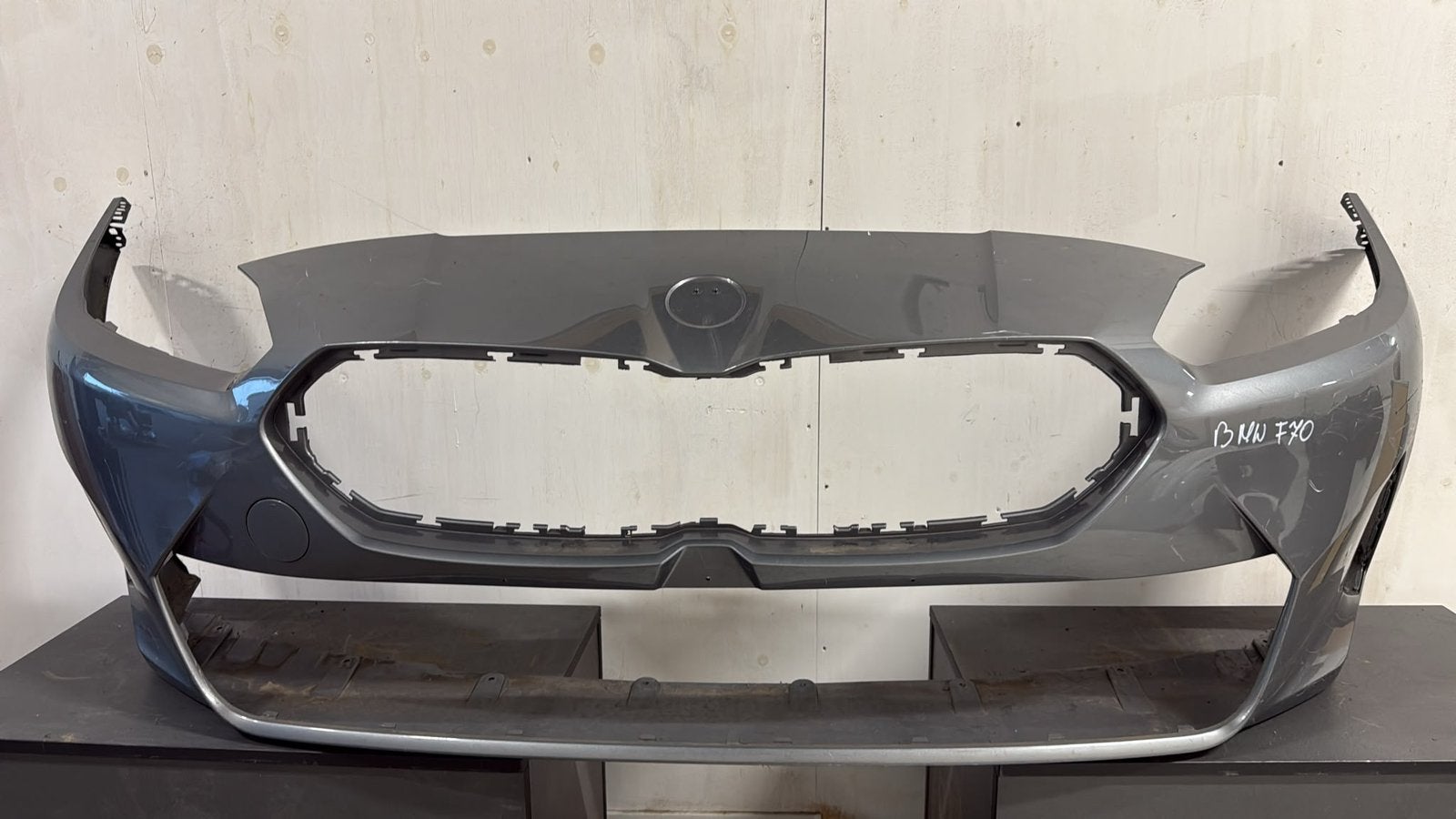 Voorbumper BMW 1 Serie F70 51115A64E30 6xPDC ORIGINEEL, Ophalen, Voor, BMW, Bumper