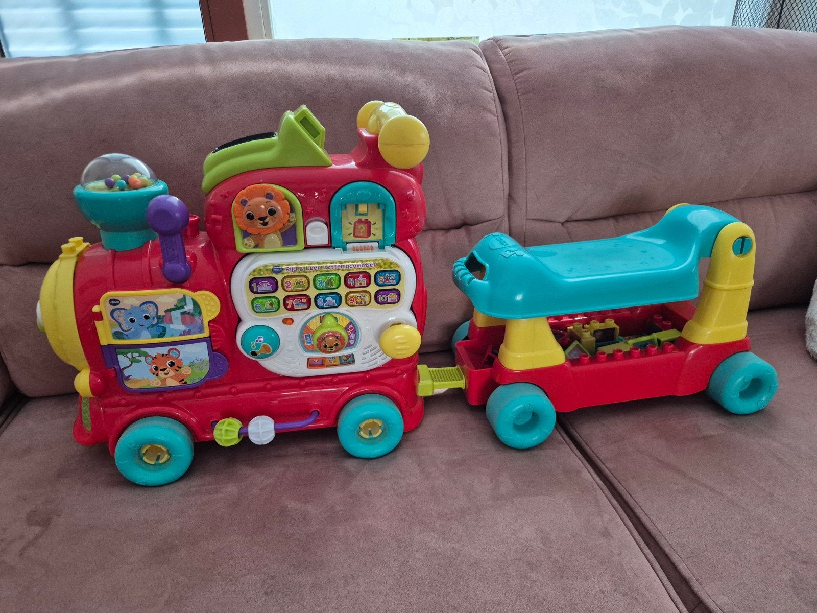 VTech Speelgoedset: Trein, Activiteitenkubus & Ballenboom, Ophalen, Zo goed als nieuw, 6 maanden tot 2 jaar