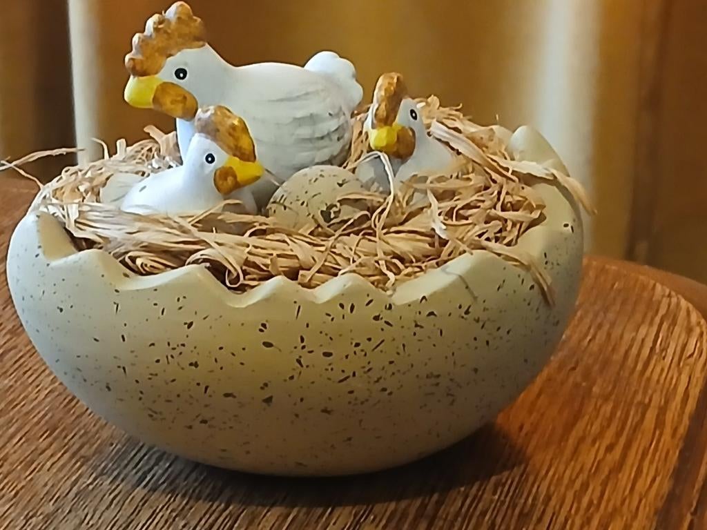 LEUKE DECORATIEVE MOEDERKIP MET KUIKENS.., Diversen, Pasen, Ophalen of Verzenden, Zo goed als nieuw