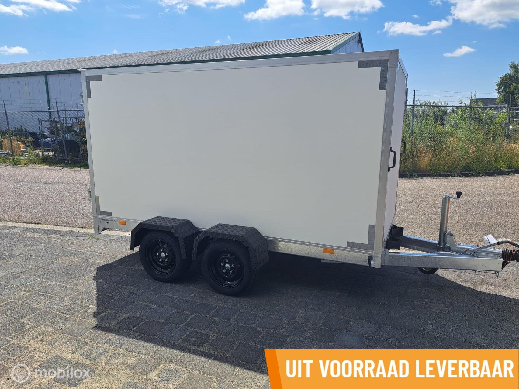 NIEUW Gesloten aanhanger 250x150x150 2700kg verlaagd model, Nieuw
