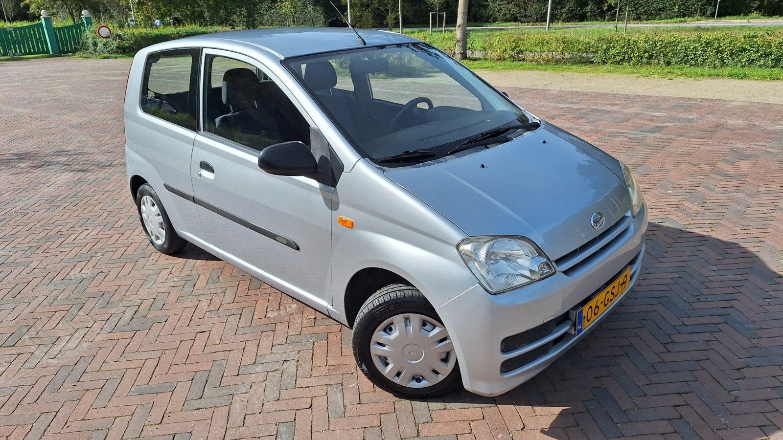 Daihatsu Cuore 1.0 3D 2008 Grijs, Stof, 600 kg, Zwart, 18 €/maand
