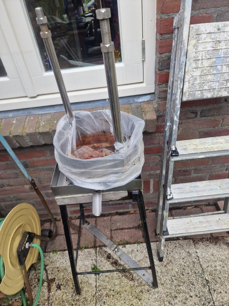 Wijnmakers spullen, Ophalen