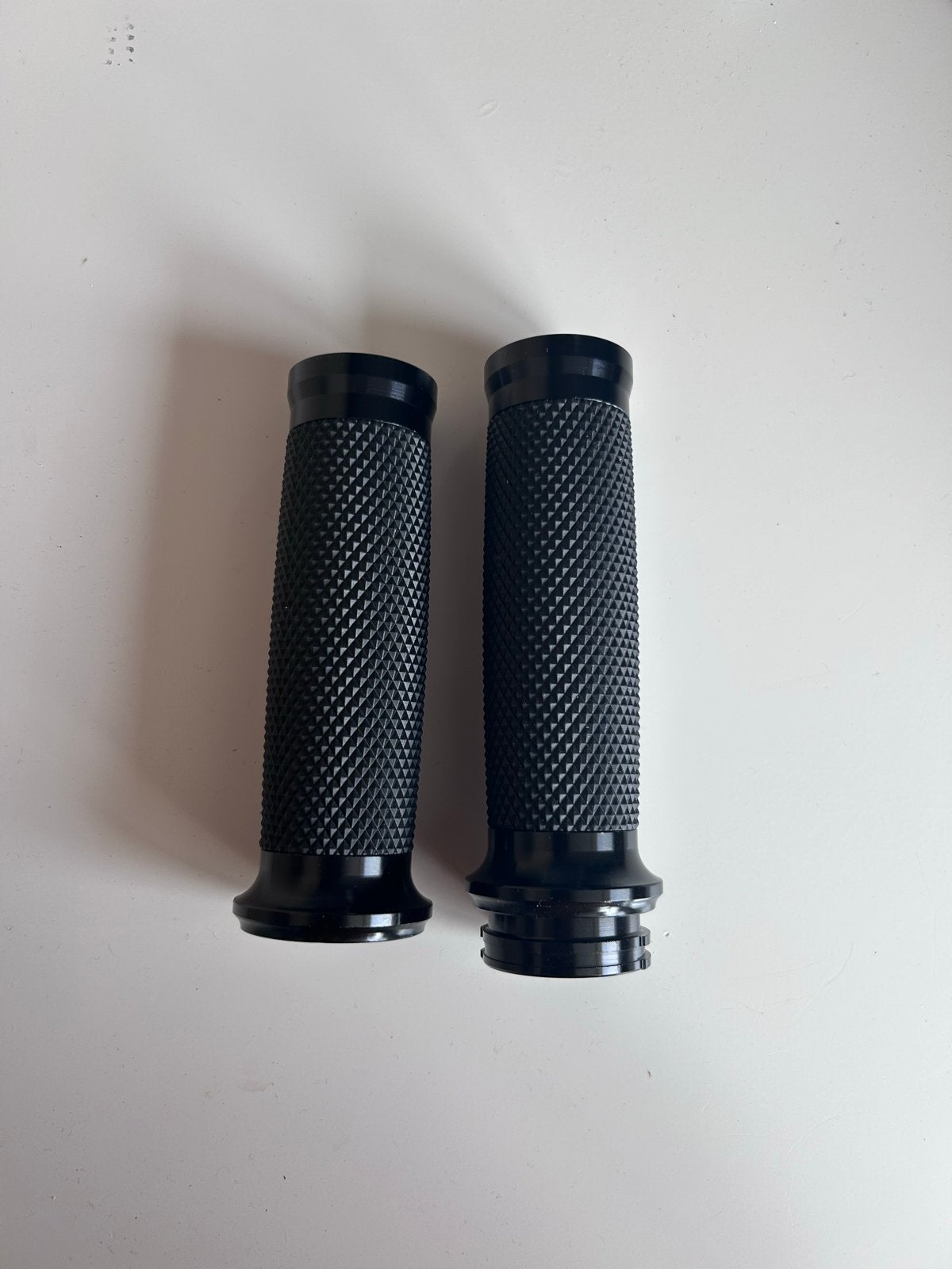 Zwarte motorfiets handvatten 25mm Harley-Davidson Nieuw, Motoren, Ophalen of Verzenden, Nieuw