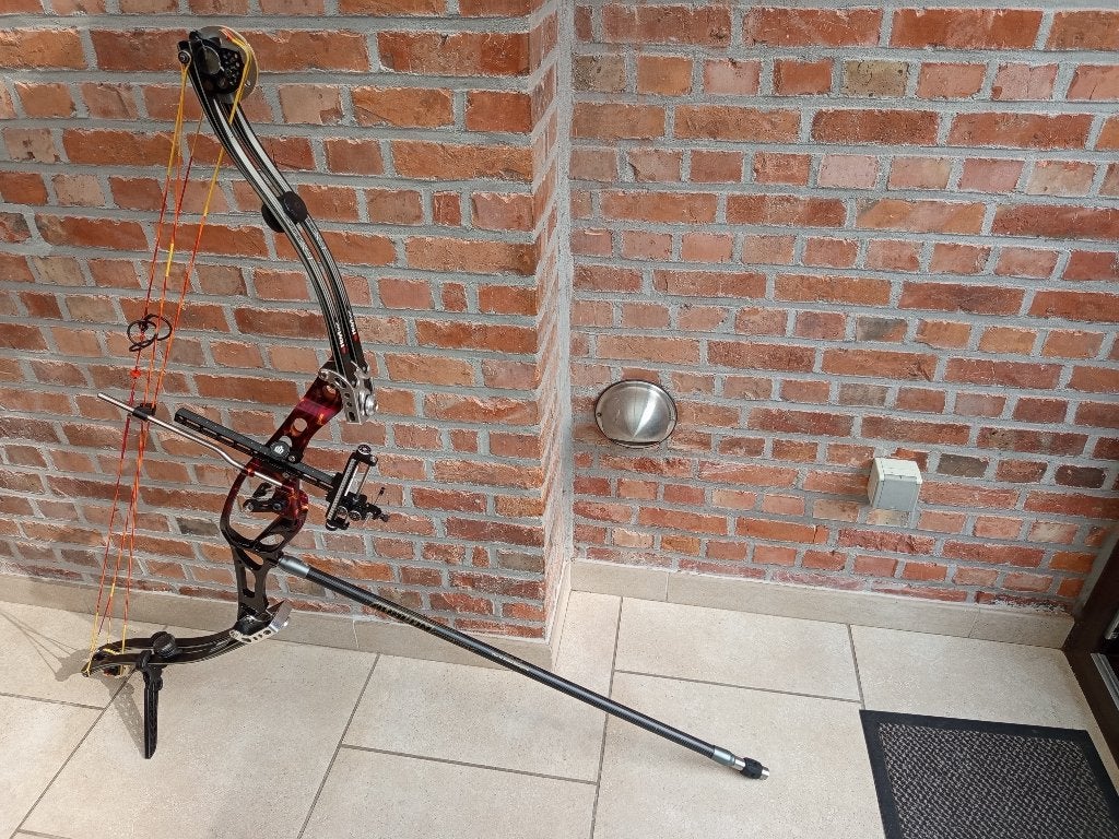 koopje rh hoyt protec 40-50 pond 28-32 treklengte, Ophalen, Zo goed als nieuw
