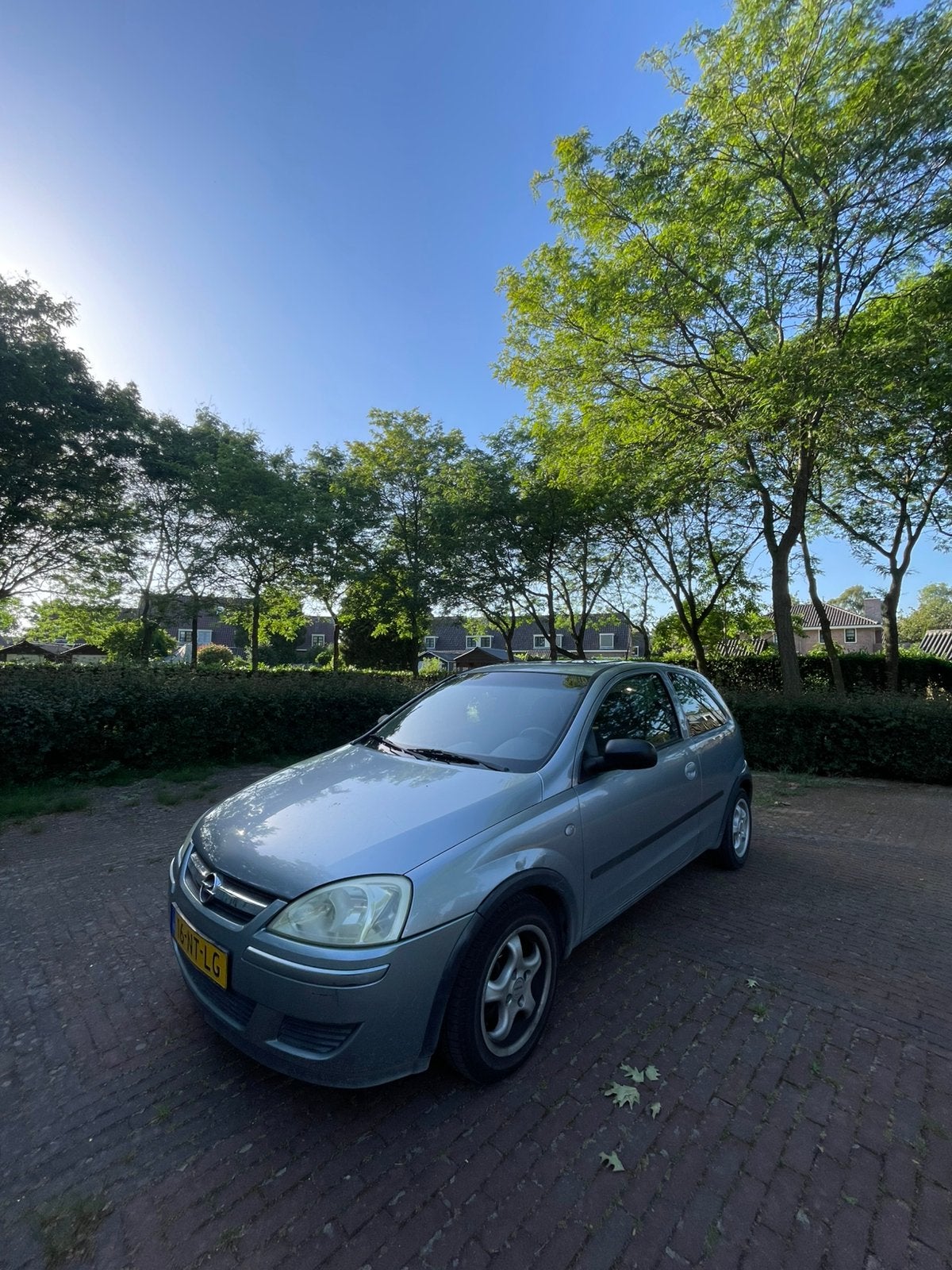 Opel Corsa 1.2 16V 3D 2004 Grijs APK TOT 2/2027, Voorwielaandrijving, 450 kg, 74 pk, 31 €/maand