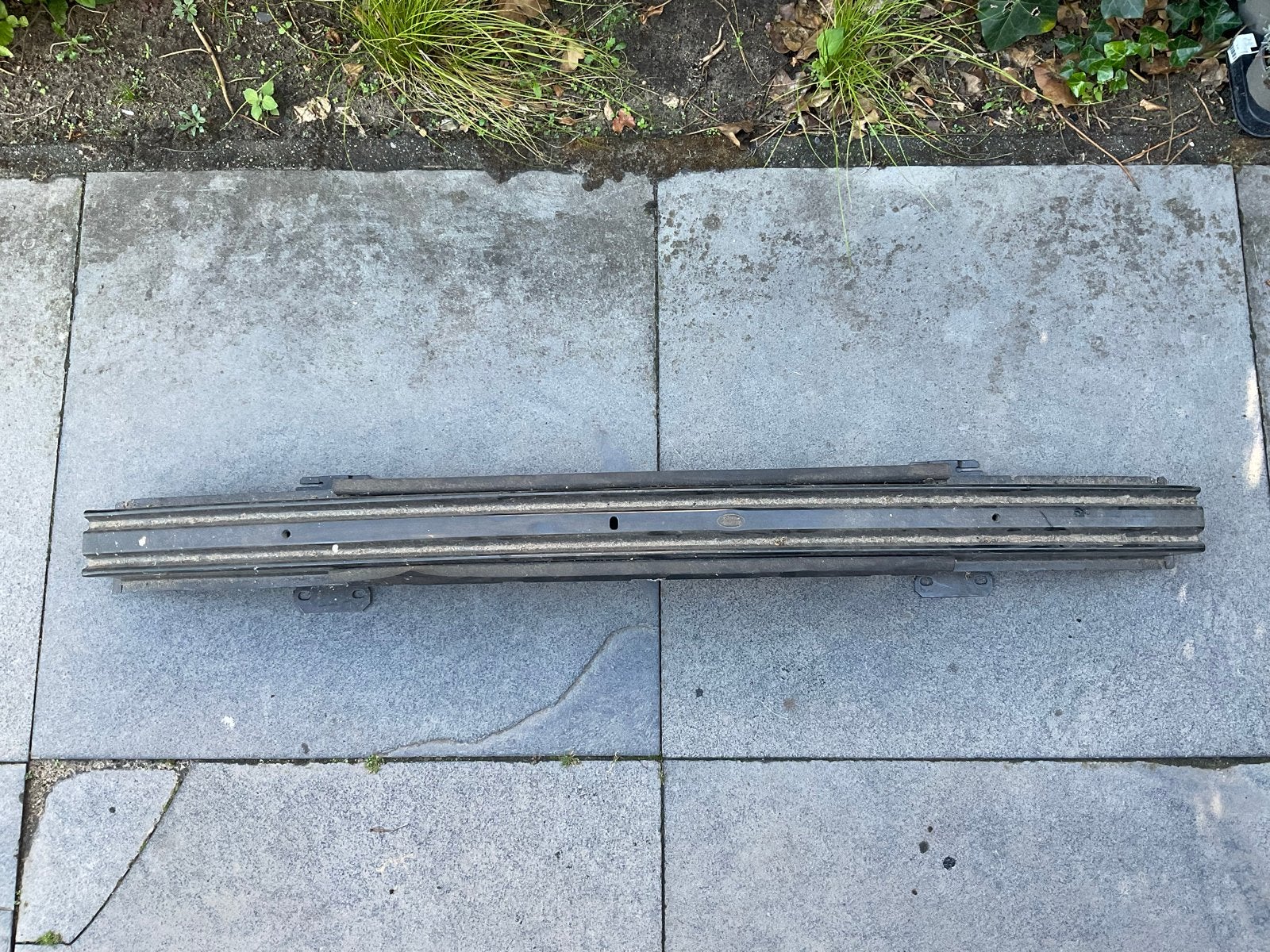 Bumperbalk Land Rover Discovery 4 (FAH22-13D020-AA), Ophalen, Gebruikt, Land Rover
