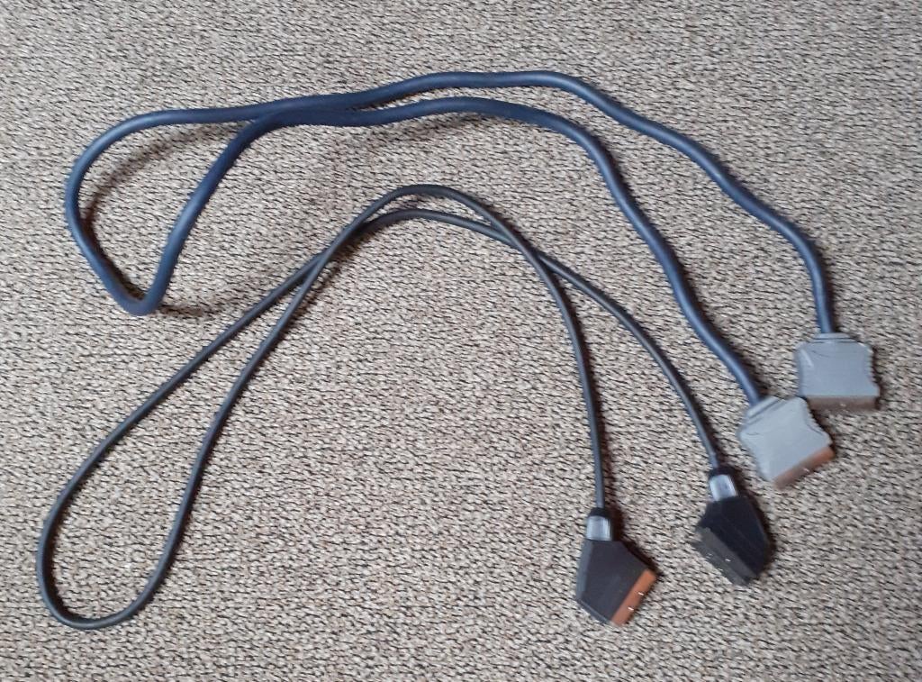 Scart kabel 2 stuks AANSLUITKABEL, Ophalen of Verzenden, Zo goed als nieuw, Minder dan 2 meter, Scartkabel