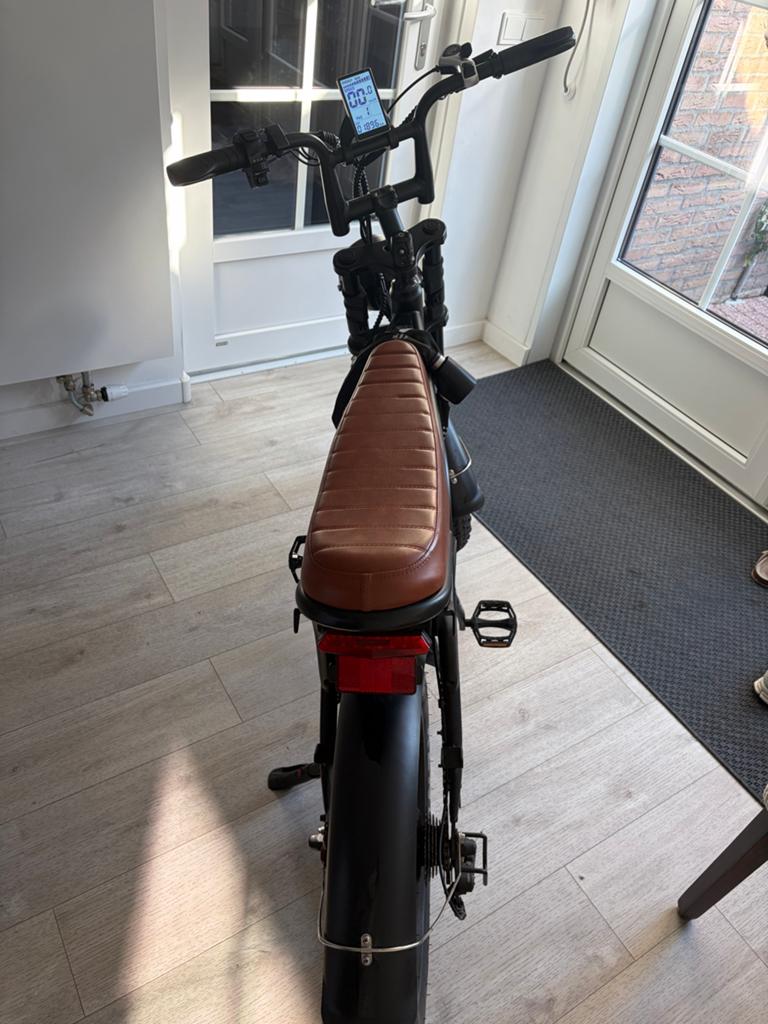 Fatbike V8 - Zo goed als nieuw, Fietsen en Brommers, Elektrische fietsen, Overige merken, Ophalen of Verzenden, Zo goed als nieuw