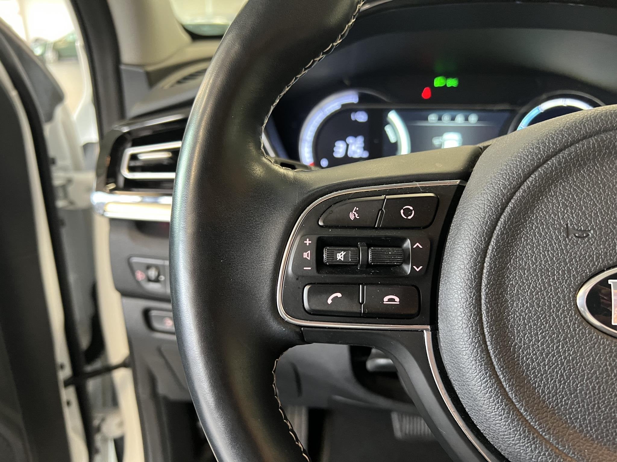 Kia e-Niro ExecutiveLine 64 kWh Kia e-Niro ExecutiveLine 64k, Auto's, Lichtsensor, Gebruikt, 1712 kg, Wit