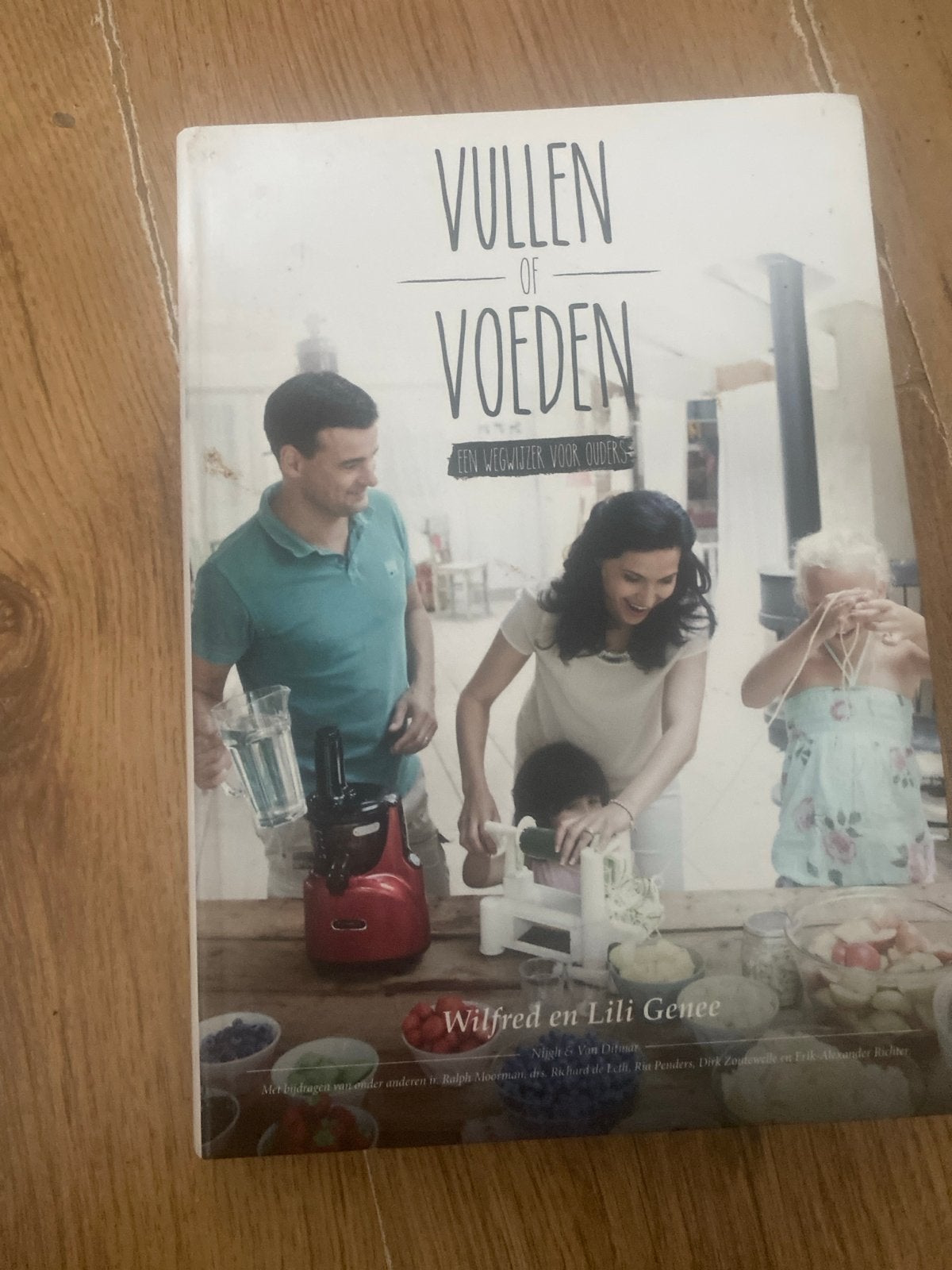Vullen of Voeden: Een Wegwijzer voor Ouders - Wilfred & Lili, Ophalen of Verzenden, Zo goed als nieuw, Dieet en Voeding