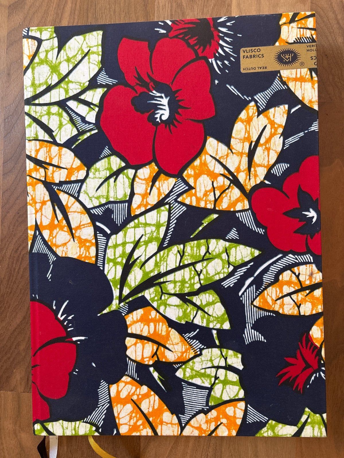 Vlisco Fabrics boek - Zo goed als nieuw, Ophalen of Verzenden, Zo goed als nieuw, Nederland