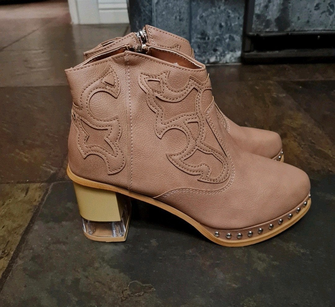 Nieuwe enkellaarsjes maat 38 - 8 cm hak, Kleding | Dames, Bruin, Lage of Enkellaarzen, Nieuw, Ophalen of Verzenden